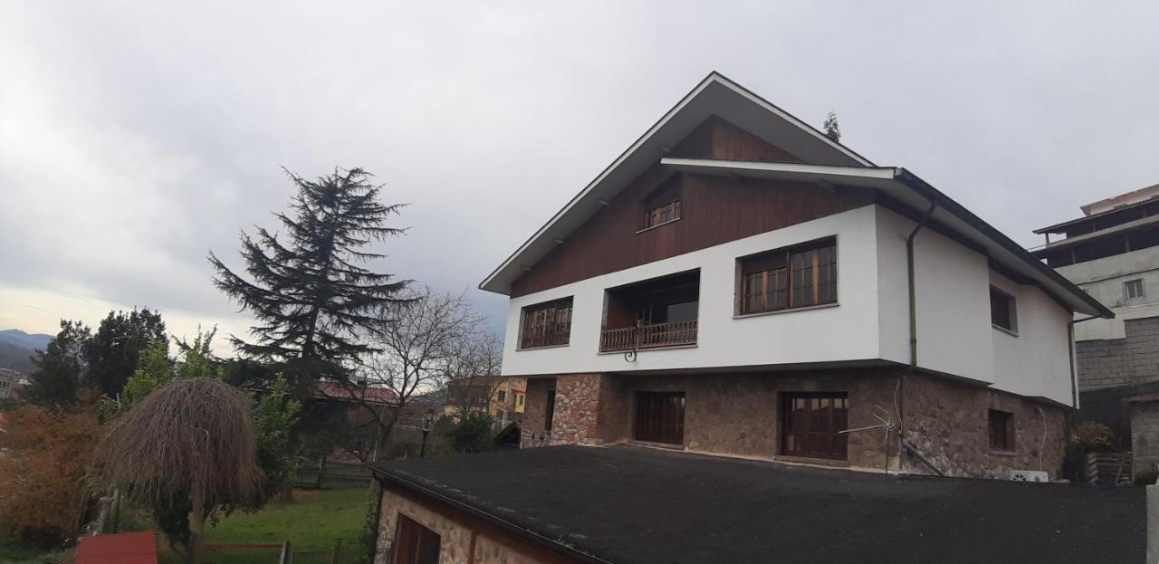 Albergue La Costana オビエド エクステリア 写真