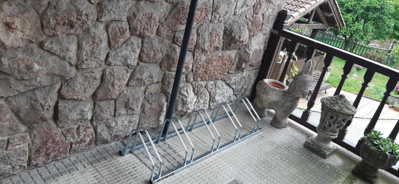 Albergue La Costana オビエド エクステリア 写真